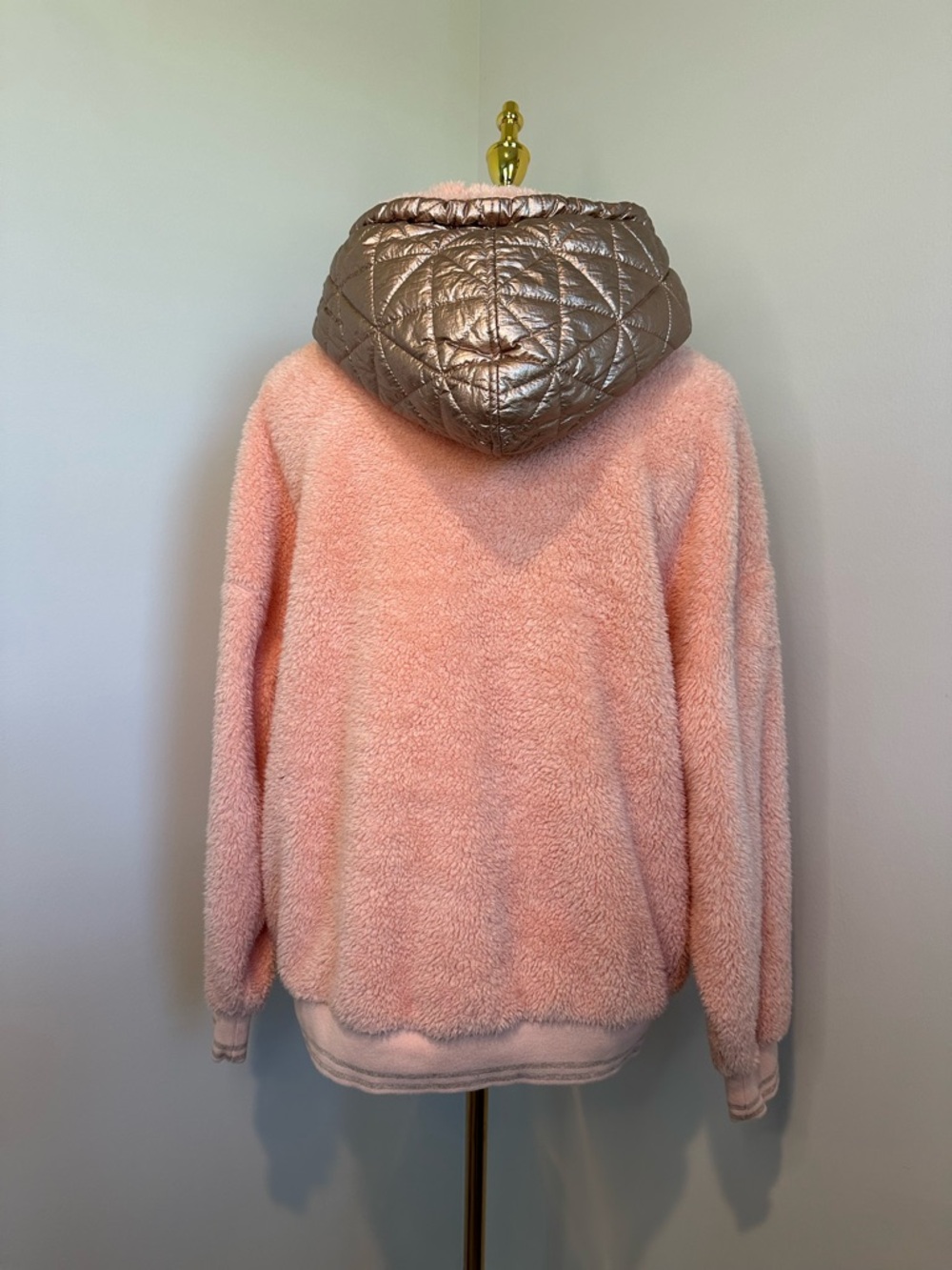 UGG Women’s Loyra Sherpa Hoodie - Picture 5 of 7